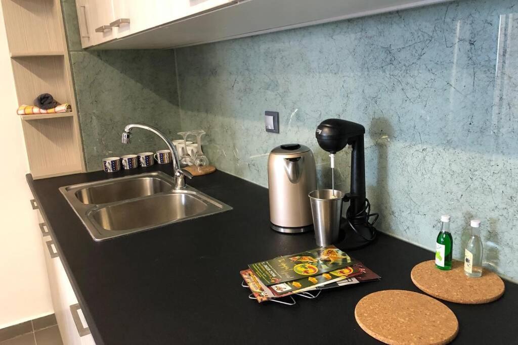 Hitech Appartment Amaliada エクステリア 写真