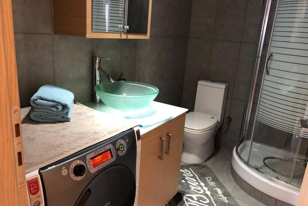 Hitech Appartment Amaliada エクステリア 写真