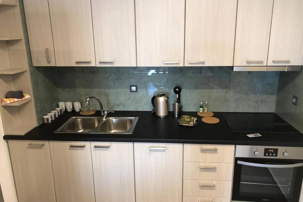 Hitech Appartment Amaliada エクステリア 写真